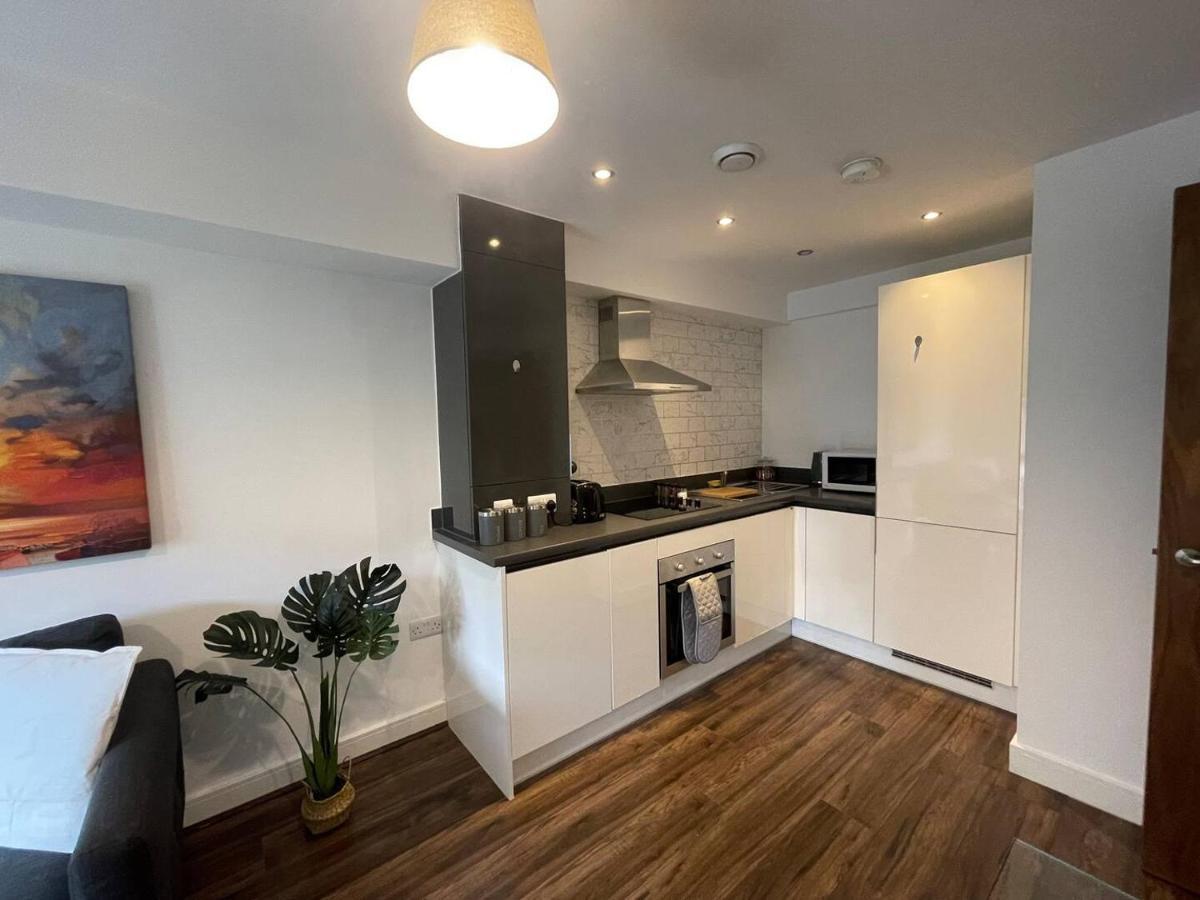 Modern Spacious 1 Bed Flat In Birmingham City Centre With Free Parking, Fast Free Wifi And Netflix Exterior photo