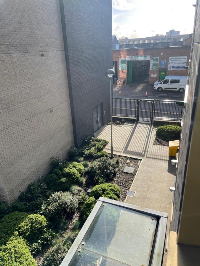 Modern Spacious 1 Bed Flat In Birmingham City Centre With Free Parking, Fast Free Wifi And Netflix Exterior photo