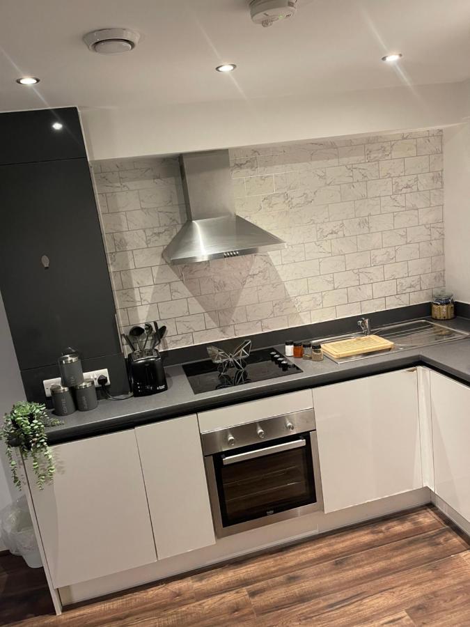 Modern Spacious 1 Bed Flat In Birmingham City Centre With Free Parking, Fast Free Wifi And Netflix Exterior photo